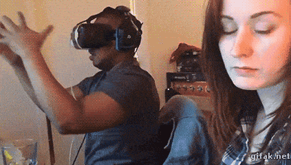 Man met virtual reality bril en koptelefoon op